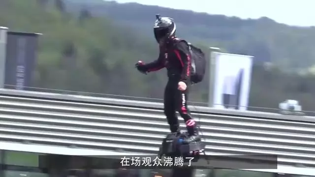 开云官网入口蒂姆重返赛场，险胜首场状态出色，湖人观众沸腾！