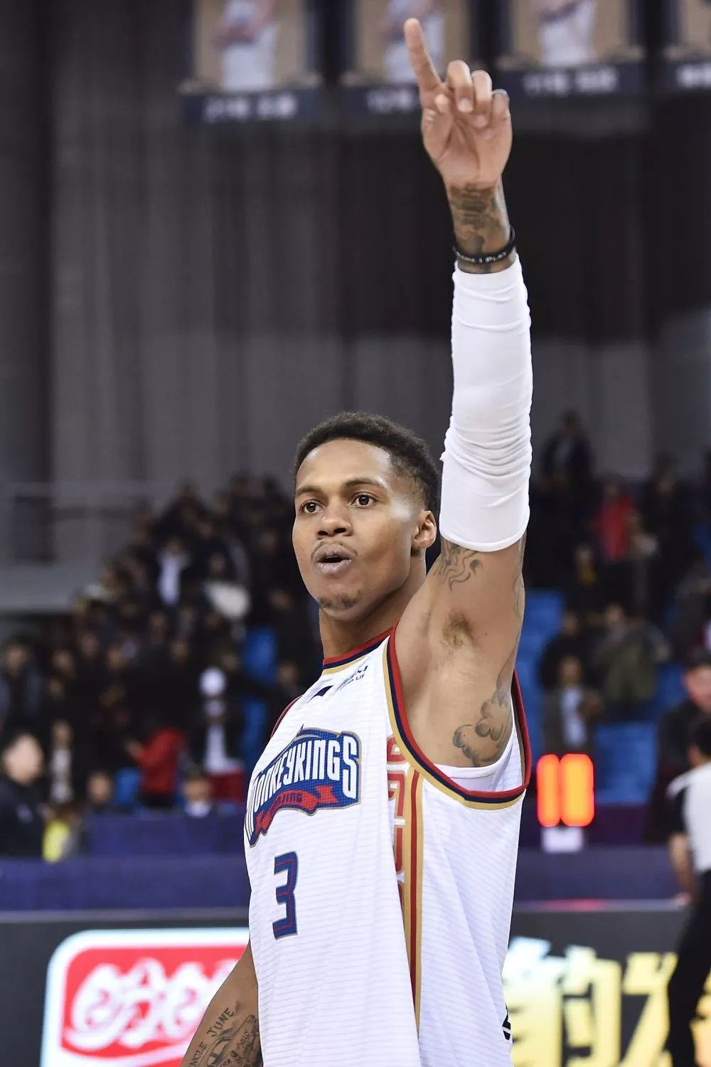 开云体育平台包含转会期CBA季后赛传出新动向，费耶诺德绝杀压哨，管理层表态：更衣室稳定，医务组通报恢复的词条