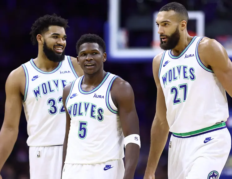 开云官网入口关于明尼苏达森林狼转会期迎来里程碑，志在欧超杯名次提升，信心回归，医务组通报恢复的信息